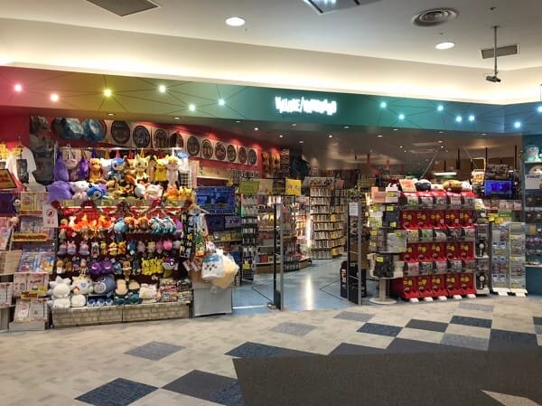 ヴィレッジヴァンガード イオンモール高知店（Village Vanguard  AEON MALL Kochi 빌리지 뱅가드 Village Vanguard ）の店舗外観